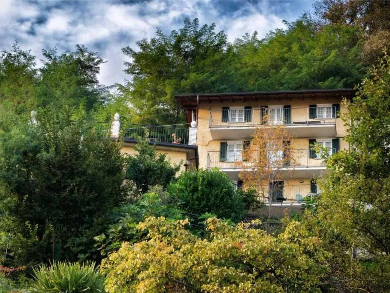 'Casa Domenica' mit Blick aufs Wasser-Image-tags.info