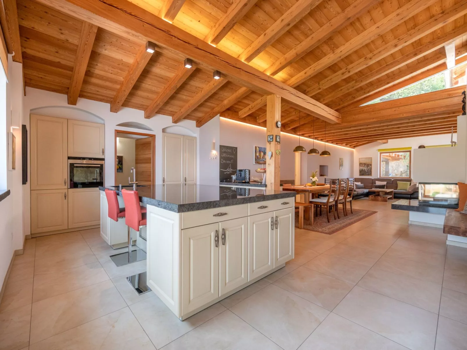 Villa mit schönem Seepanorama und Naturteich-Binnen