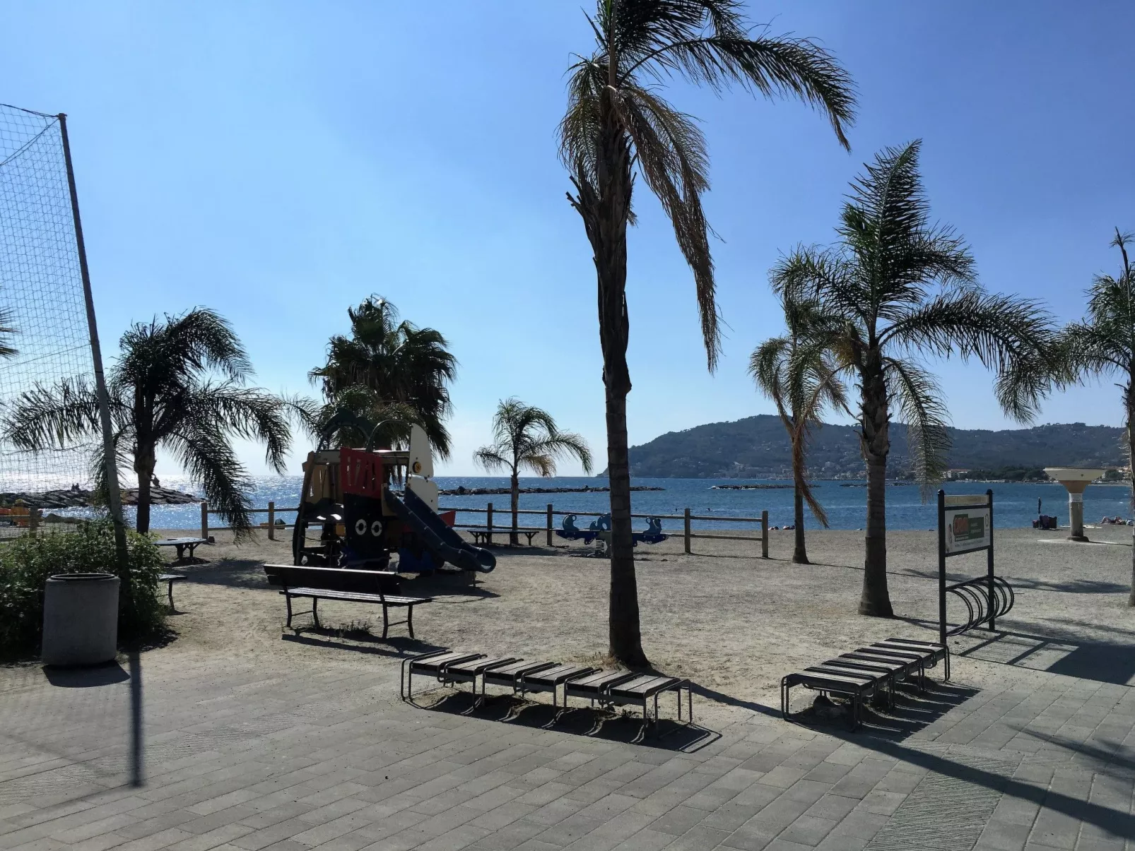 Angenehme Wohnung in San Bartolomeo Al Mare-Buiten