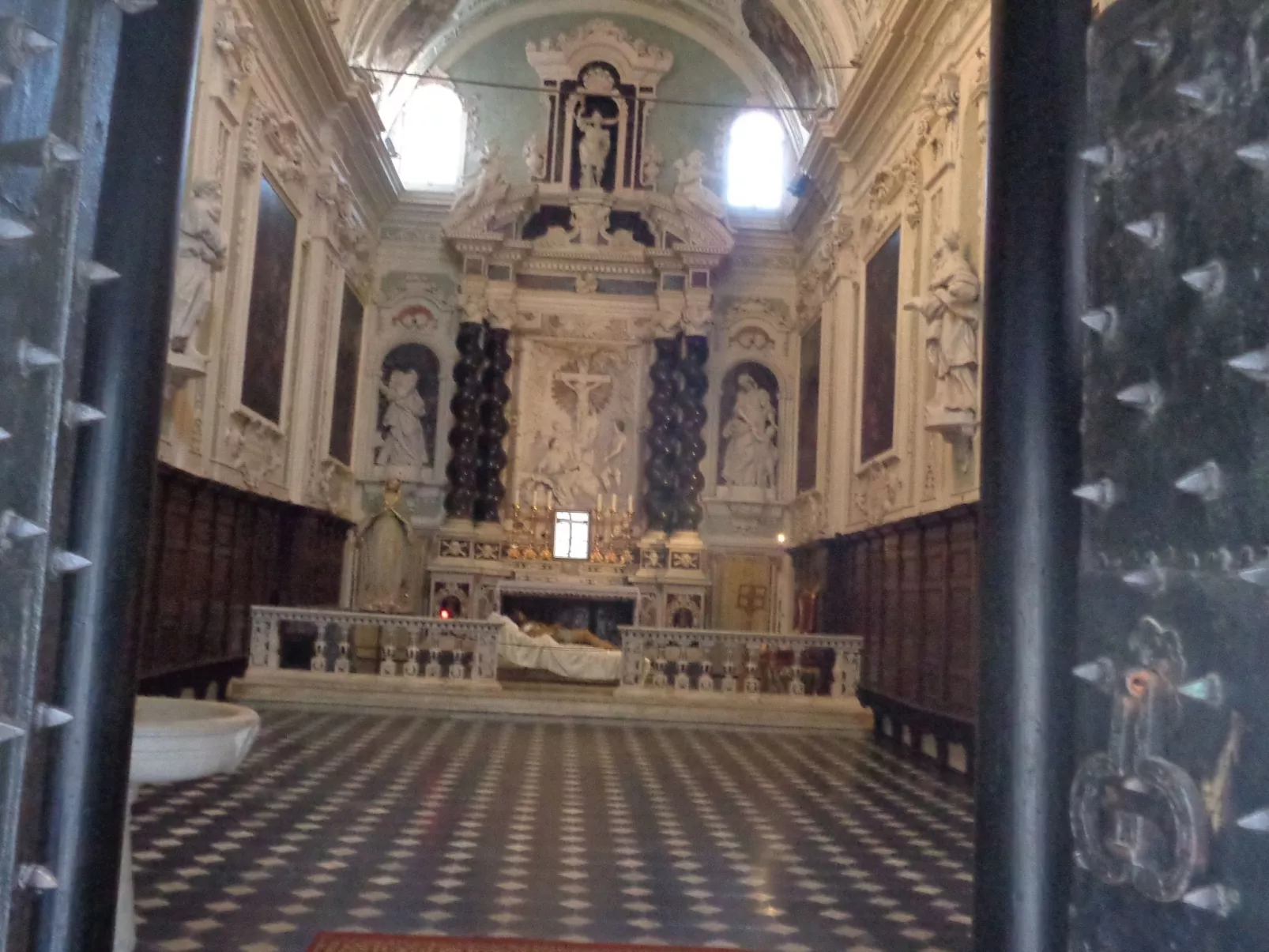 'Medieval House' mit Terrasse-Buiten