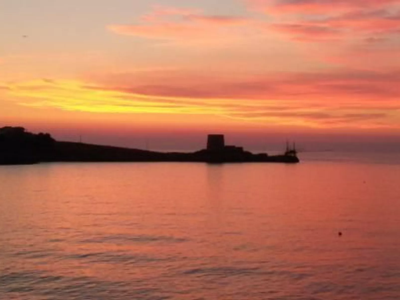 Zwei-Zimmer-Penthouse-Wohnung mit Terrasse mit Meerblick-Image-tags.info