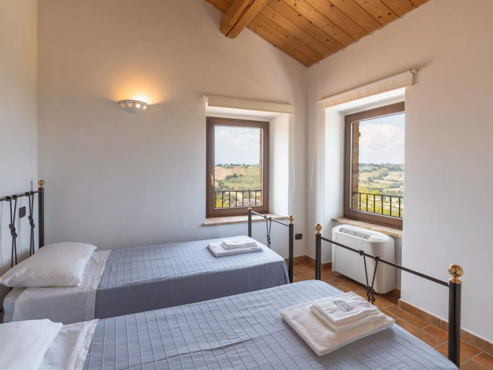 Villa mit privatem Pool und Wellnessbereich-Image-tags.info