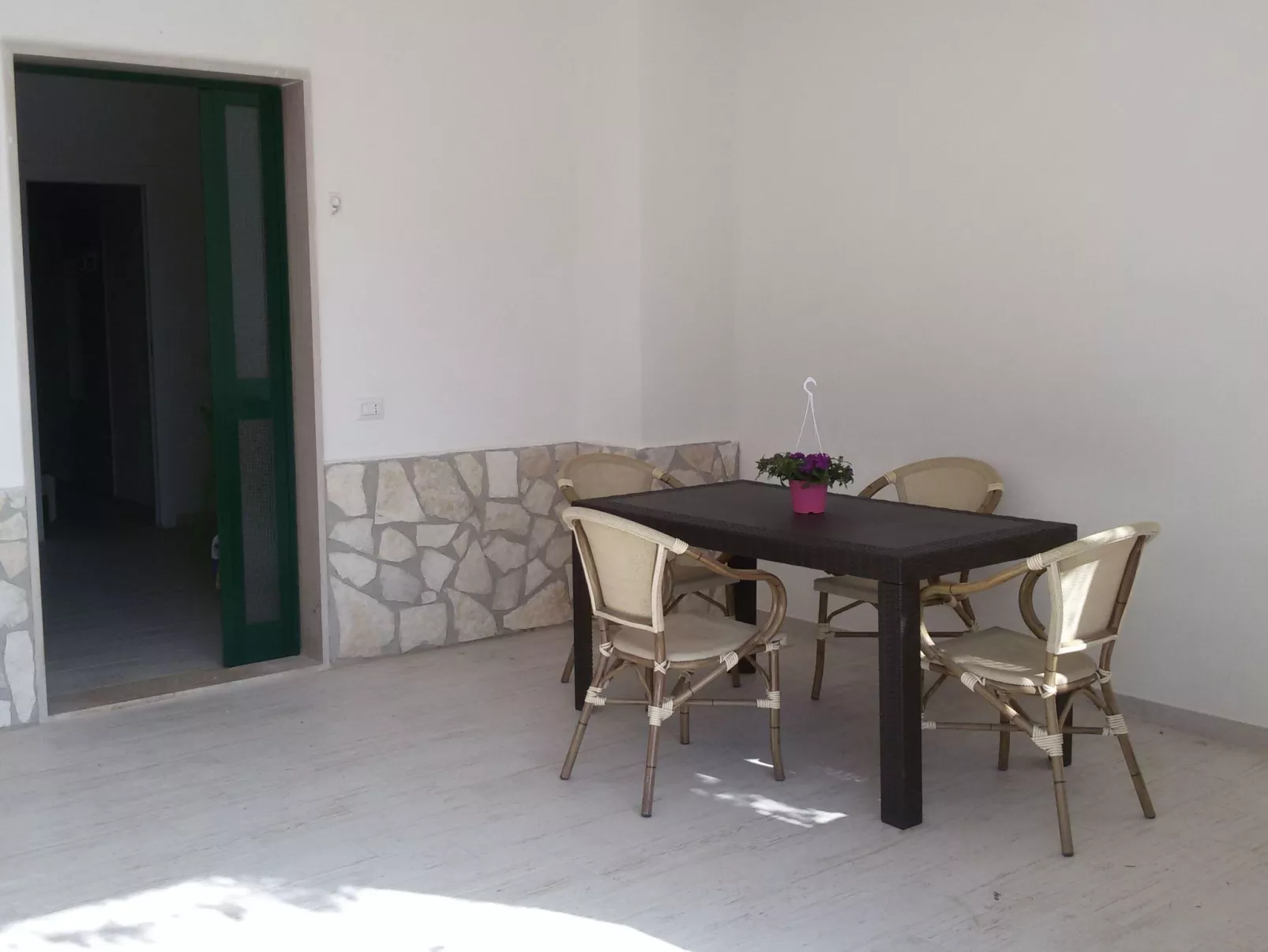 Brandneue Wohnung in Villa mit Schwimmbad-Image-tags.info