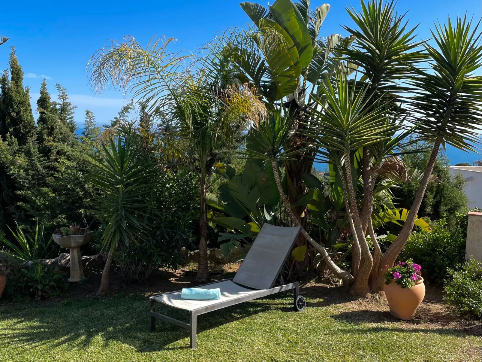 Villa Bella Vista mit Panoramablick und priv. Pool-Buiten