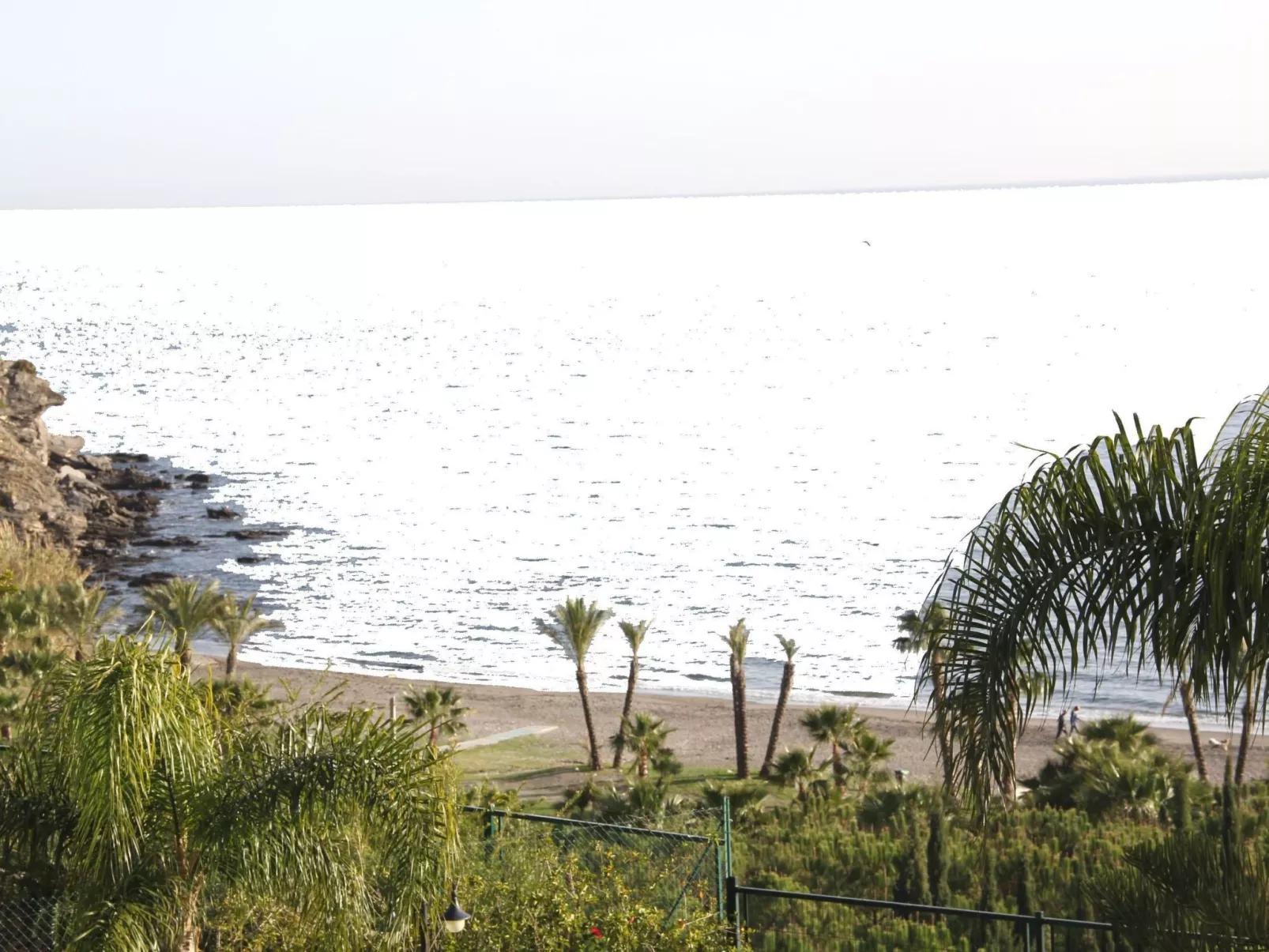 Mit Terrasse, Pool und Garten-Buiten