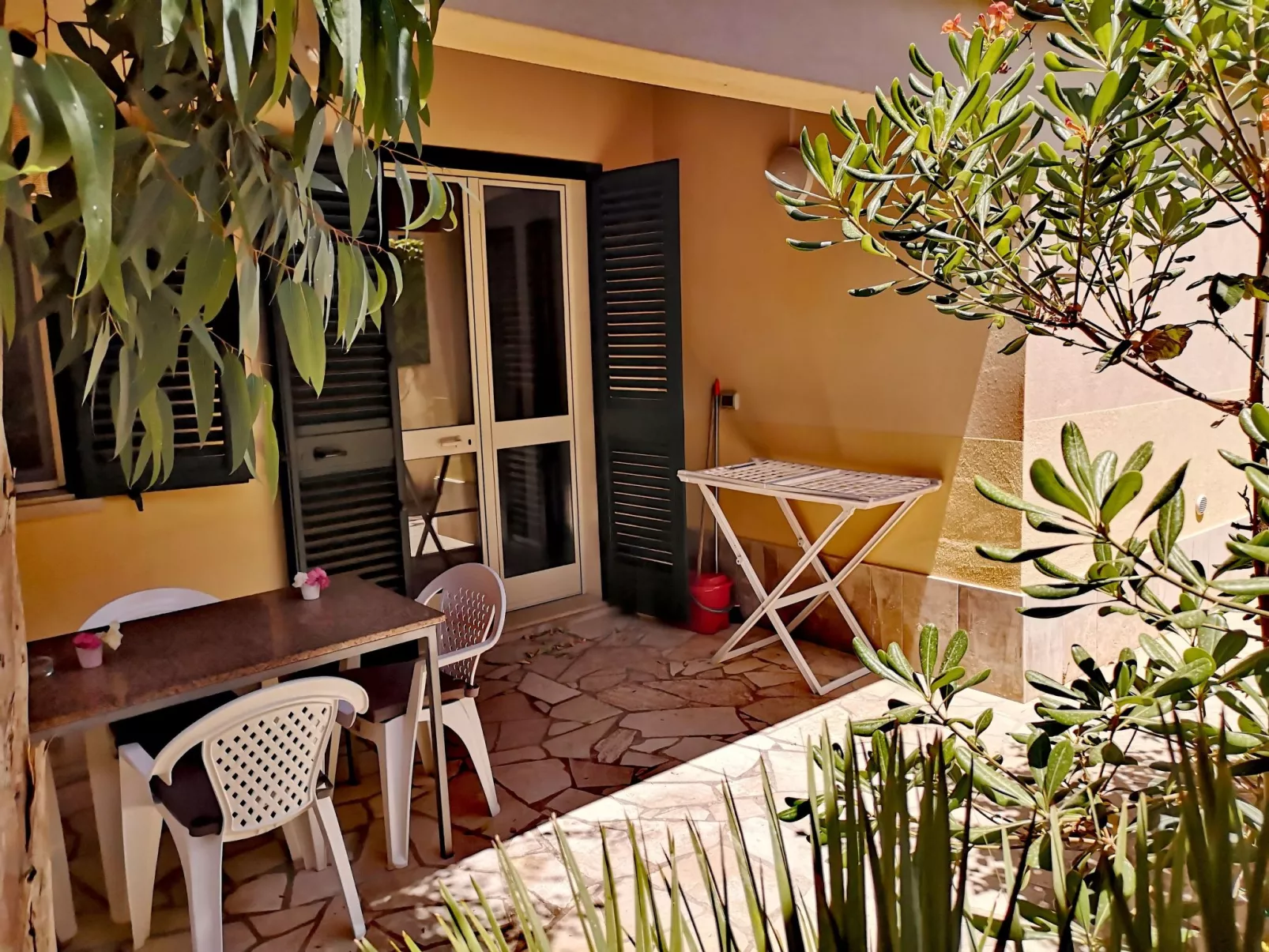 In Marina Di Modica mit Großer Terrasse-Buiten