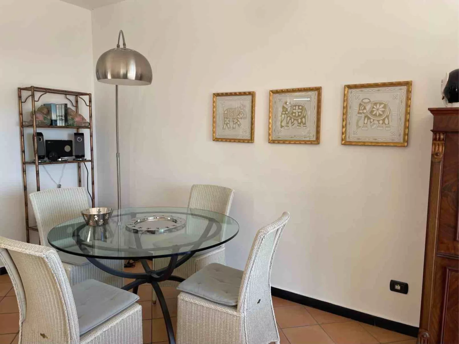 Junges Haus' Wohnung mit Wasserblick-Binnen