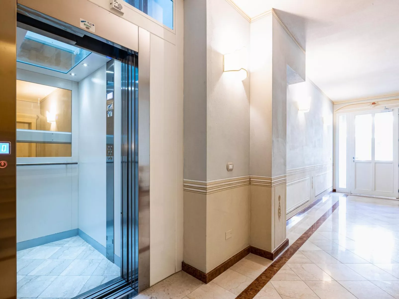 Moderne und komfortable Wohnung, ideal für zwei Personen-Binnen