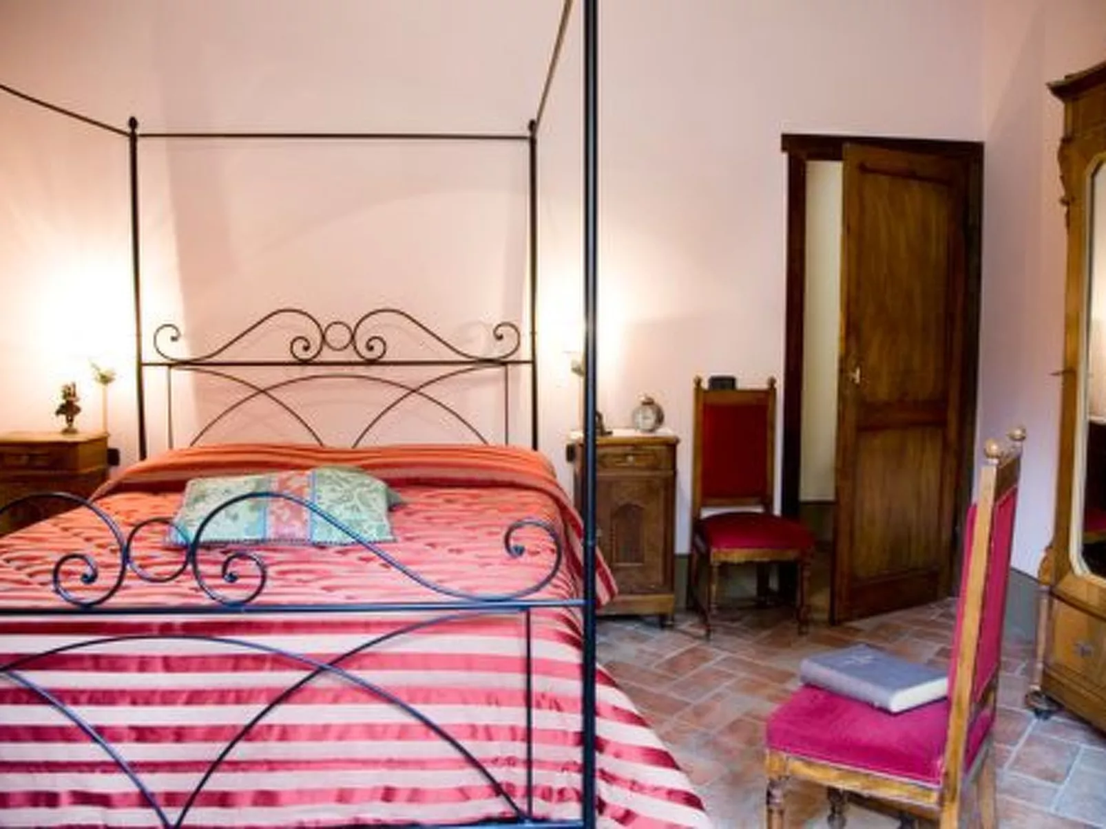 Villa Pruneto mit Pool in den Hügeln der Toskana-Binnen