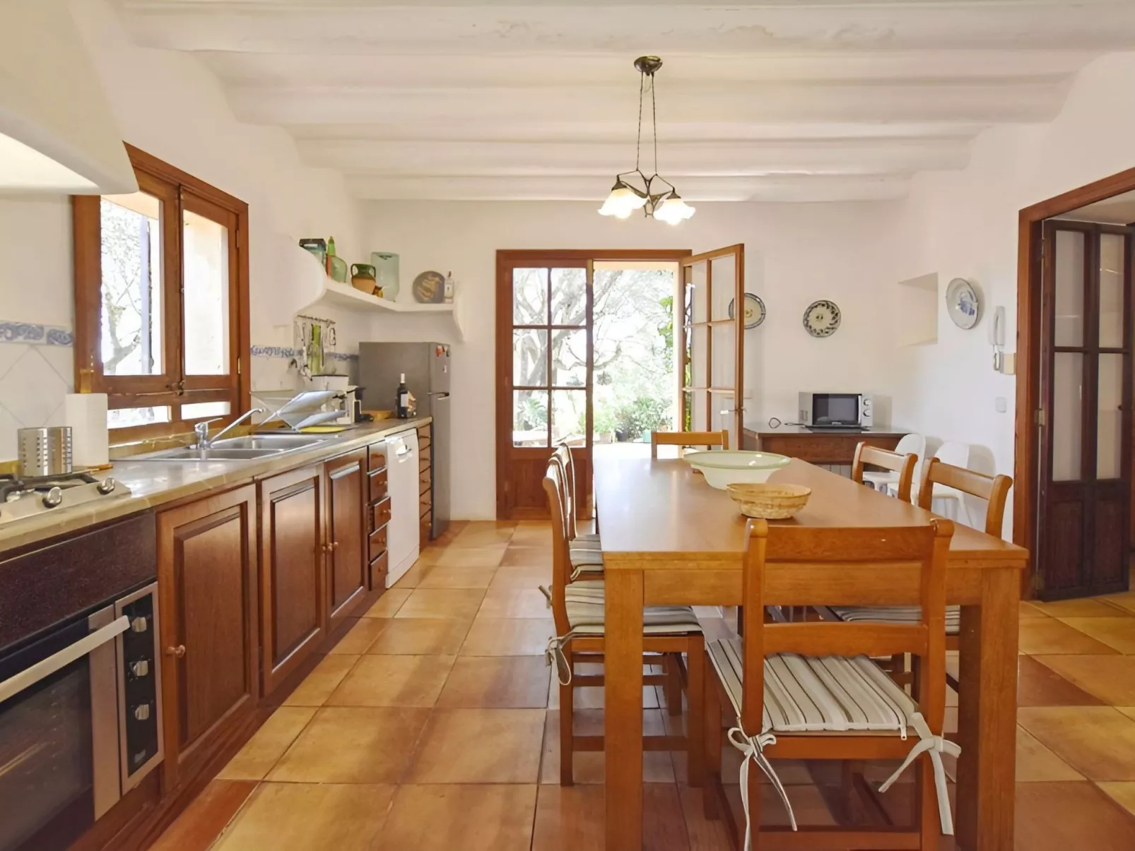 Finca mit Ruhe und Infinity-Pool-Image-tags.info