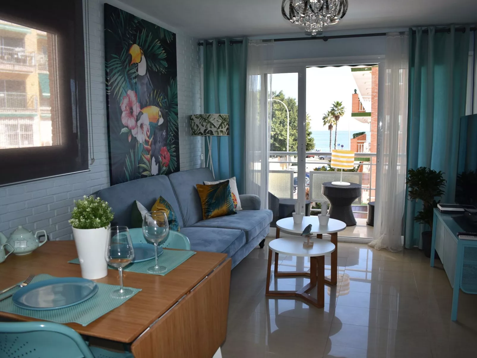 Helle und renovierte Ferienwohnung mit Balkon und tollem Blick auf das Meer - Binnen