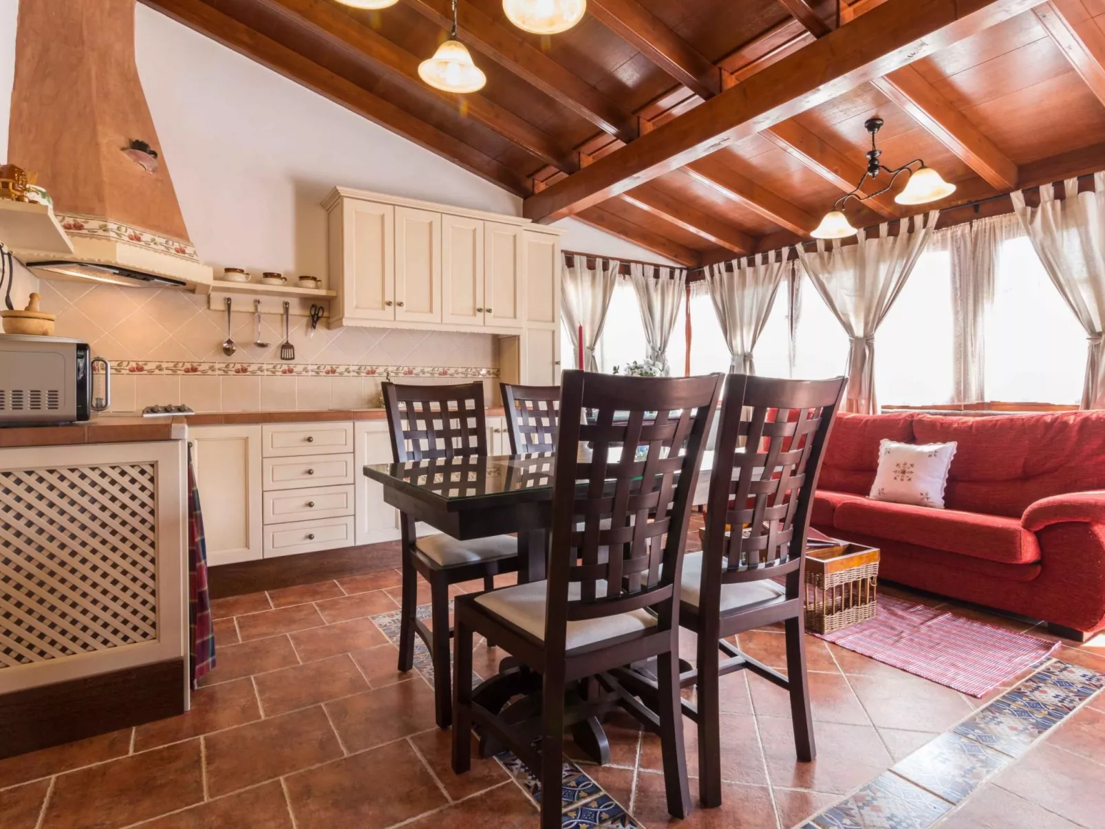 Familienfinca auf dem Lande mit Schwimmbad-Binnen