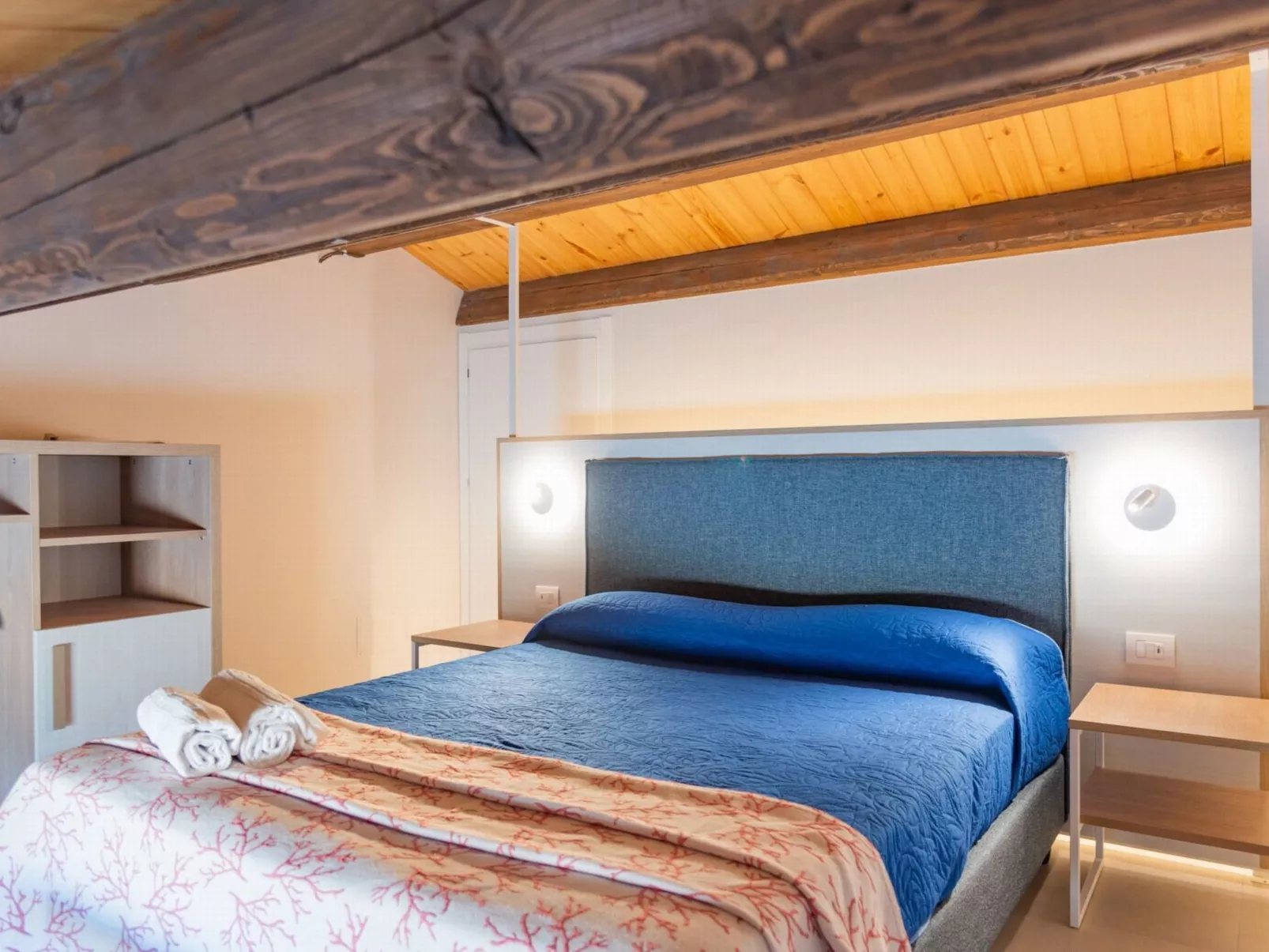 Komfortable und moderne Villa am Strand-Image-tags.info