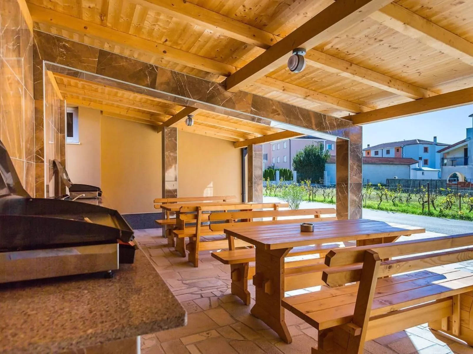 Für 7 Personen ca. 100 m&sup2; in Medulin, Istrien (Medulin und Umgebung)-Buiten