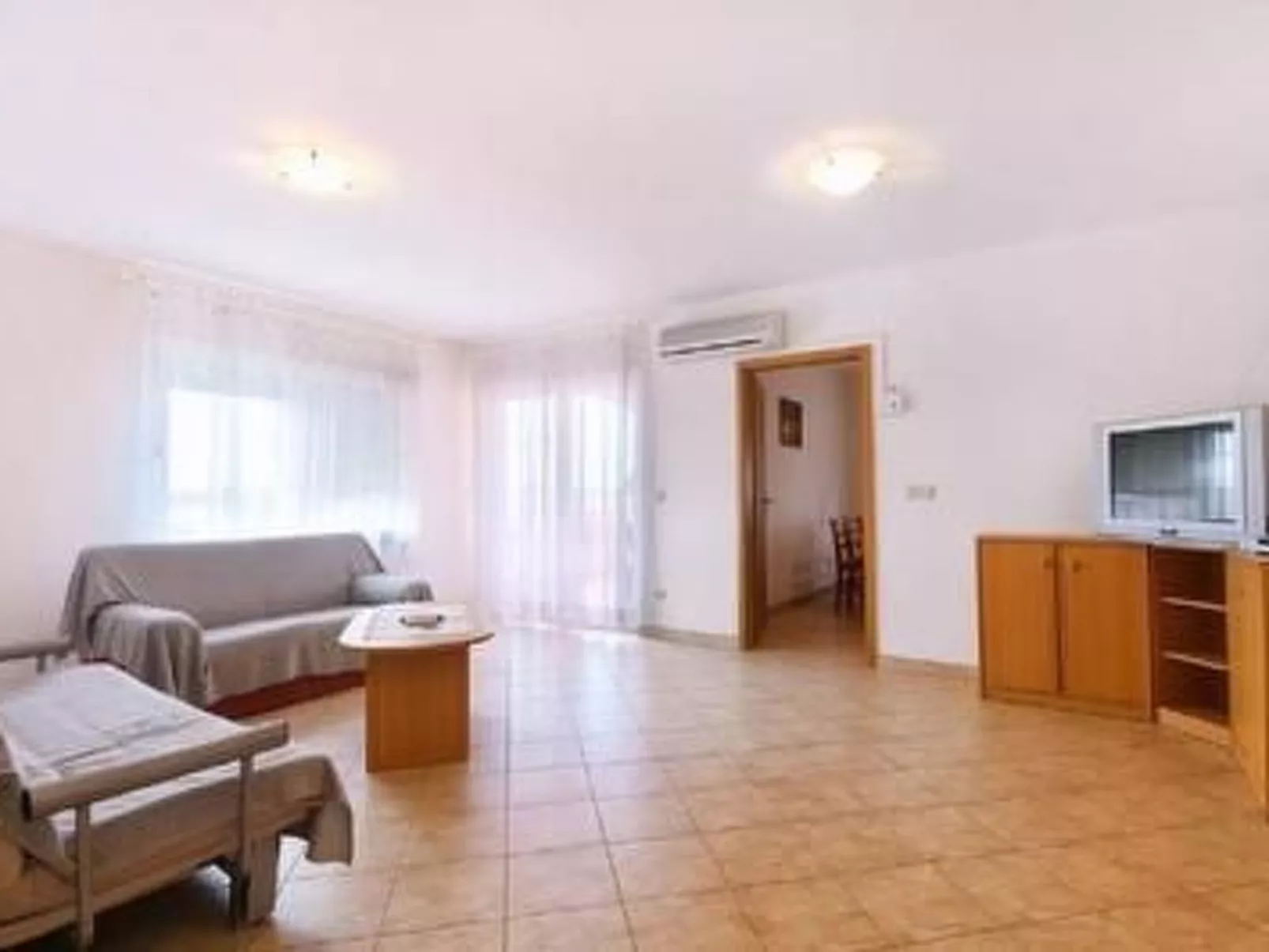 Wohnung mit Balkon-Binnen