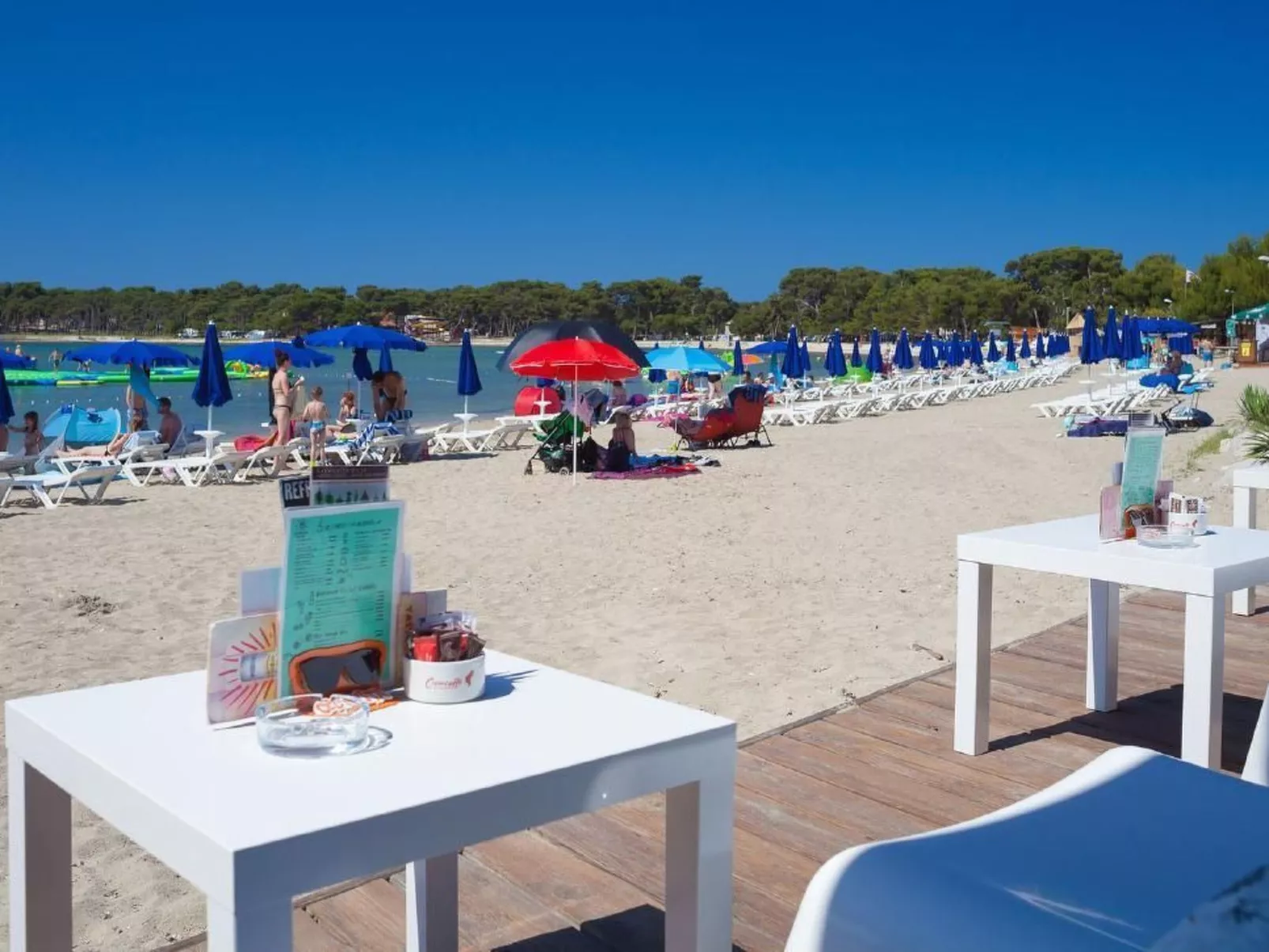 Moderne Ferienwohnung mit jacuzzi-Buiten