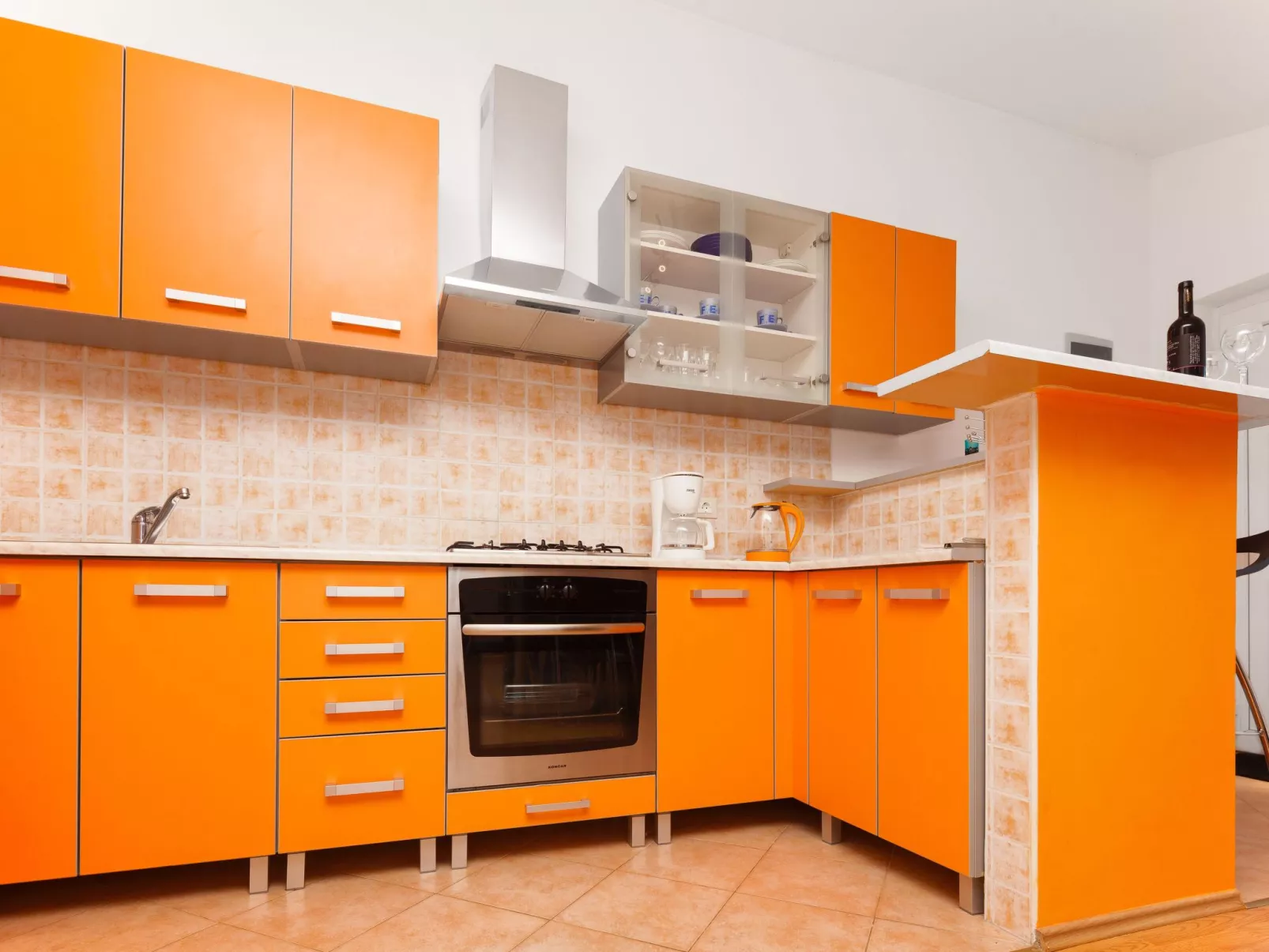 Mit Jacuzzi, Garten und Parkplatz-Binnen