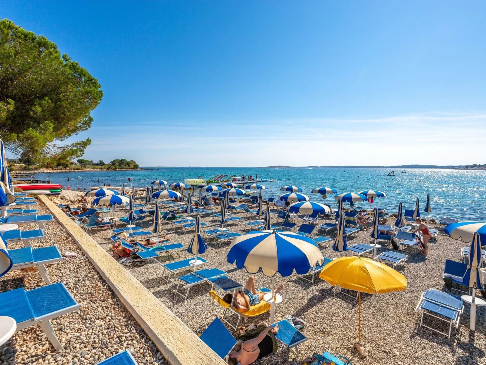 "Davorin" mit Balkon-Buiten