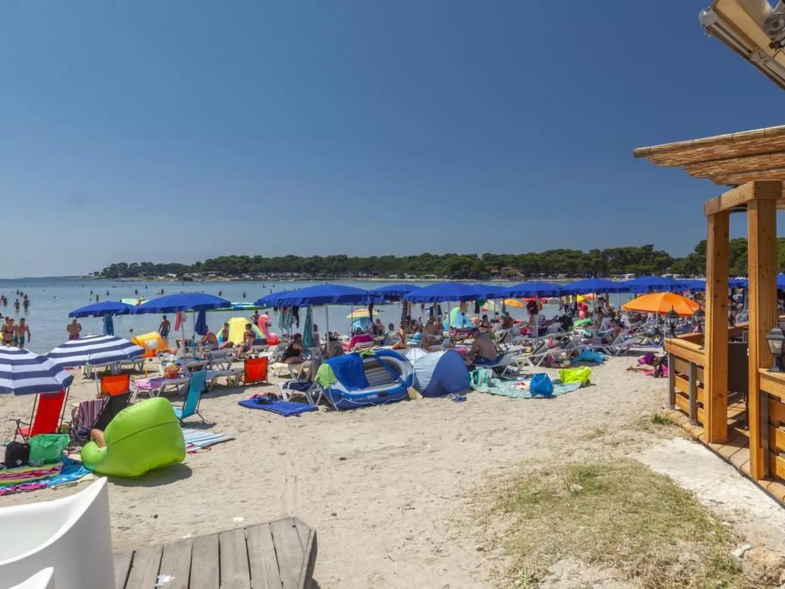 Modernes und komfortables Wohndesign-Buiten