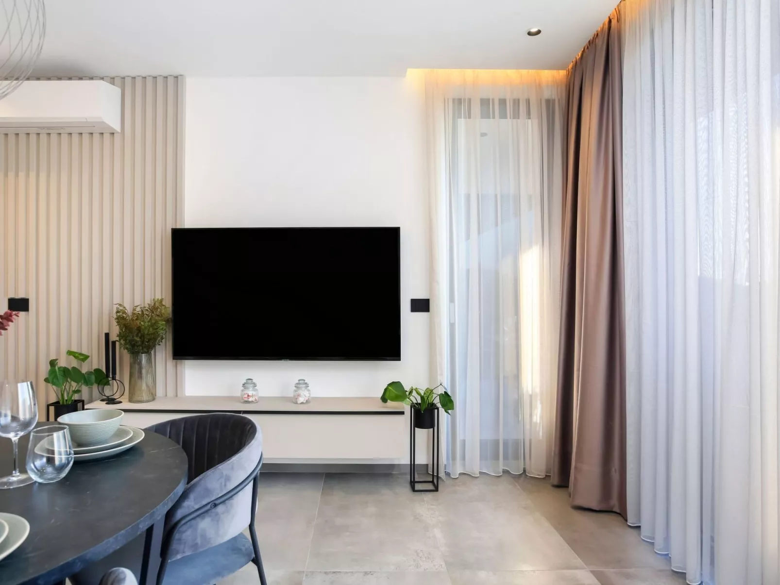 Fly Room - A2-Binnen