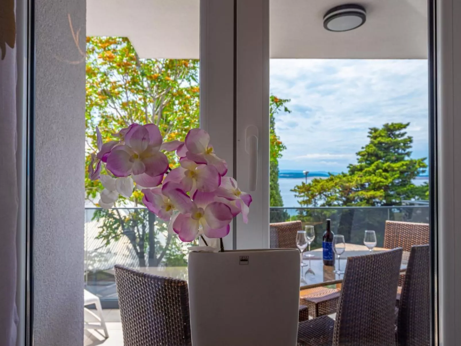 Apartment Emilia-Image-tags.info