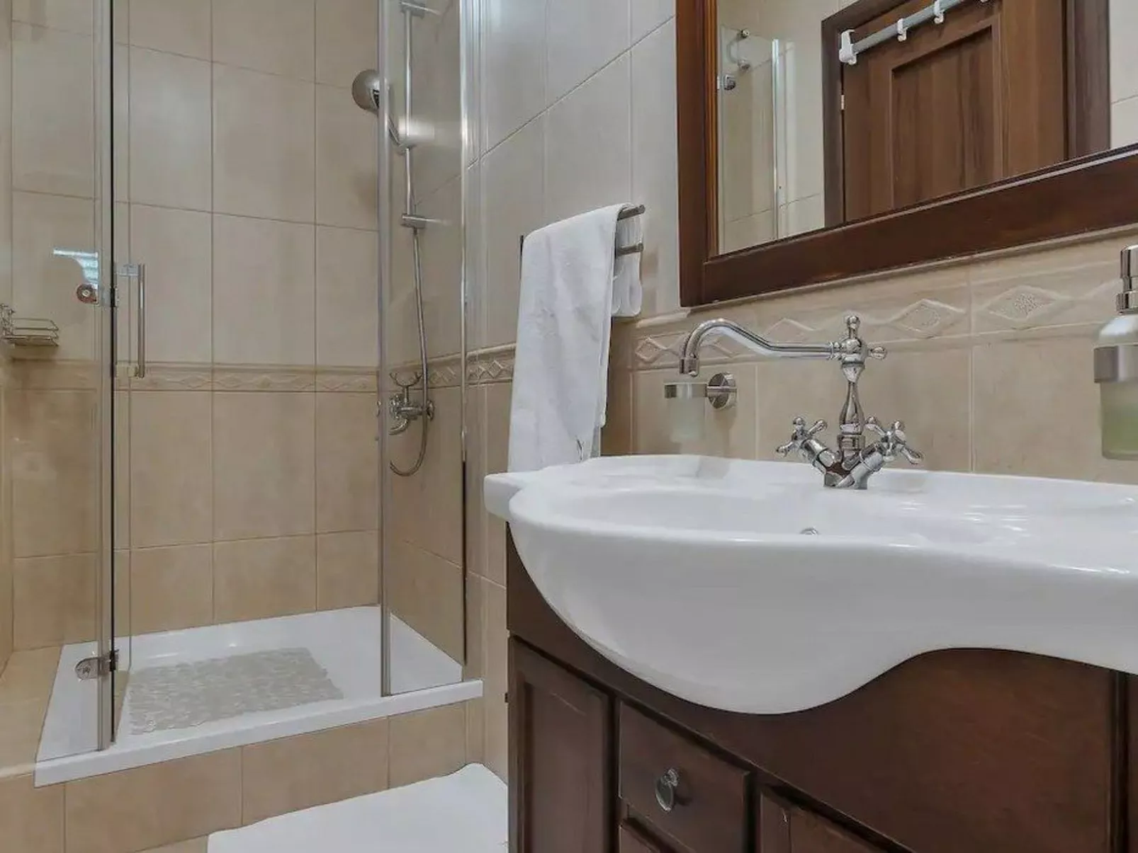 Villa Nikolina - Image-tags.info