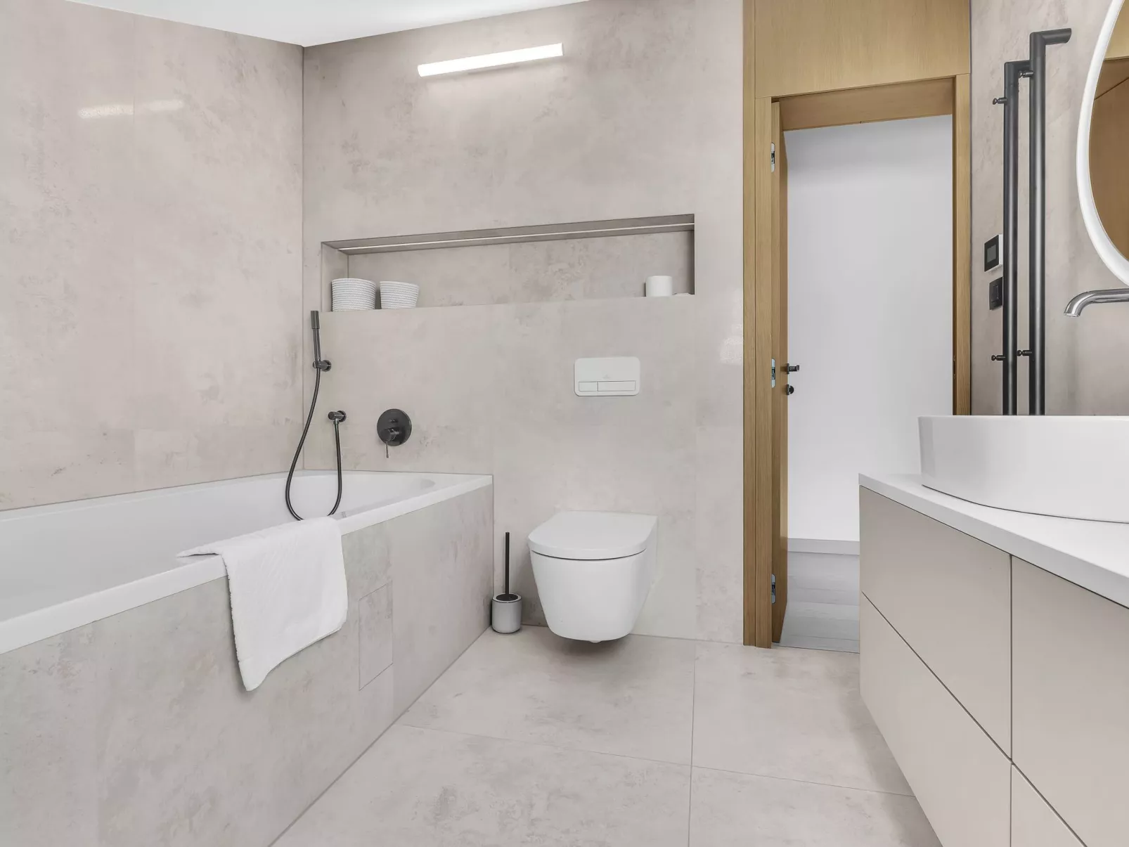 Penthouse Nikolina-50m to beach-Binnen