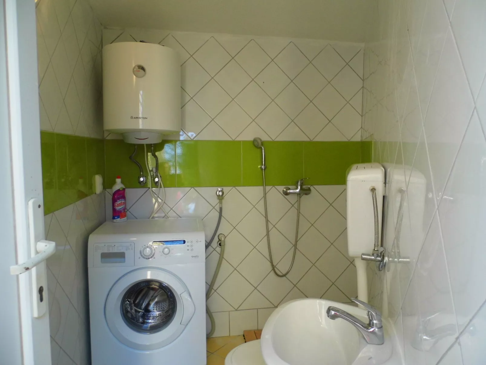 Schöne, komfortable und voll ausgestattete Wohnung-Binnen