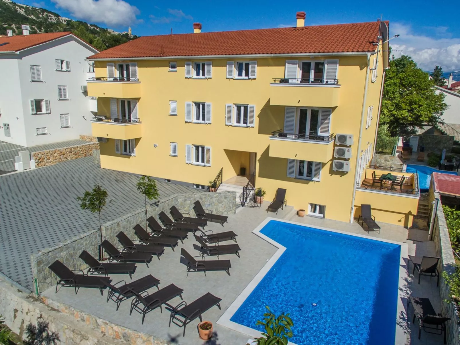 Appartement in Baška mit gemeinsamem Pool und Grill-Image-tags.info