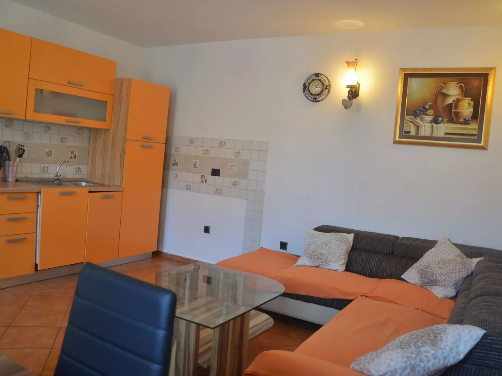 Geräumige Duplexwohnung mit Terrasse und Pool-Binnen