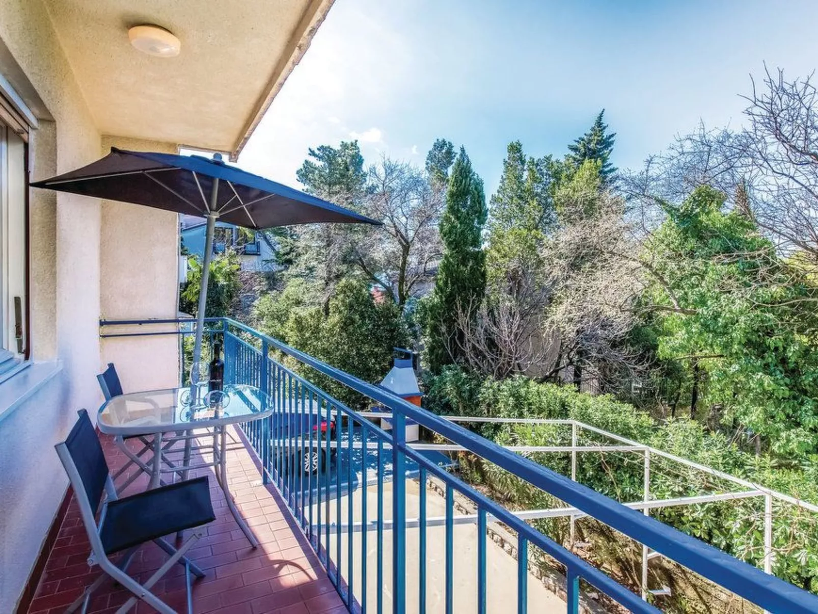 Wohnung in Crikvenica mit Grill und Terrasse-Buiten