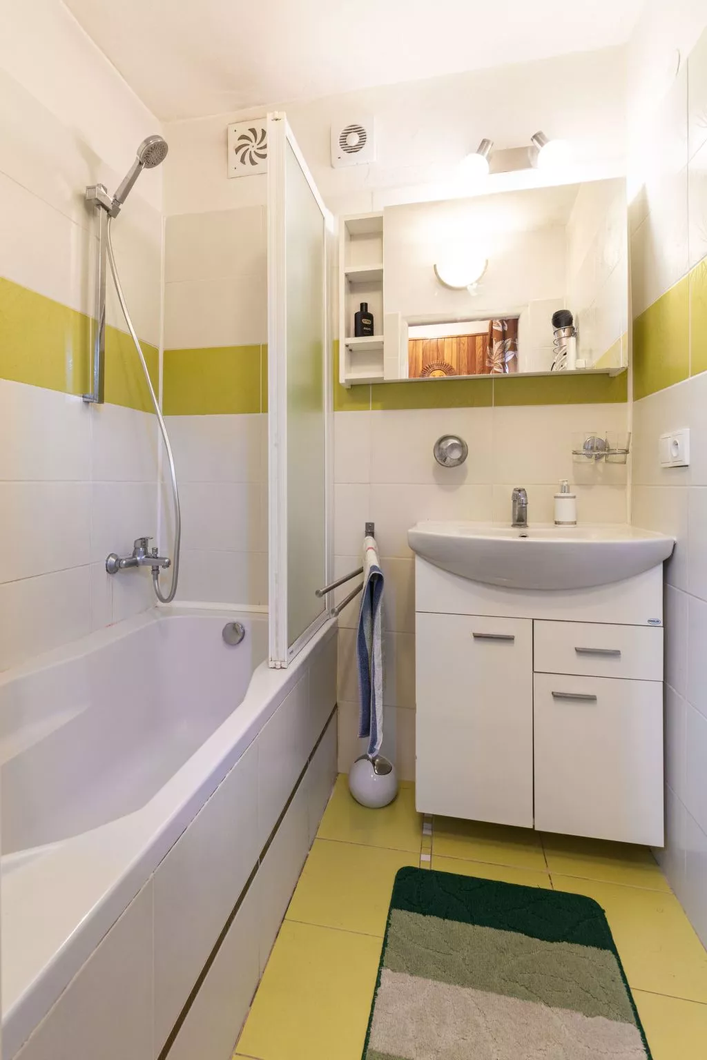 Chalet "Chestnut cottage" in den Bergen.-Binnen