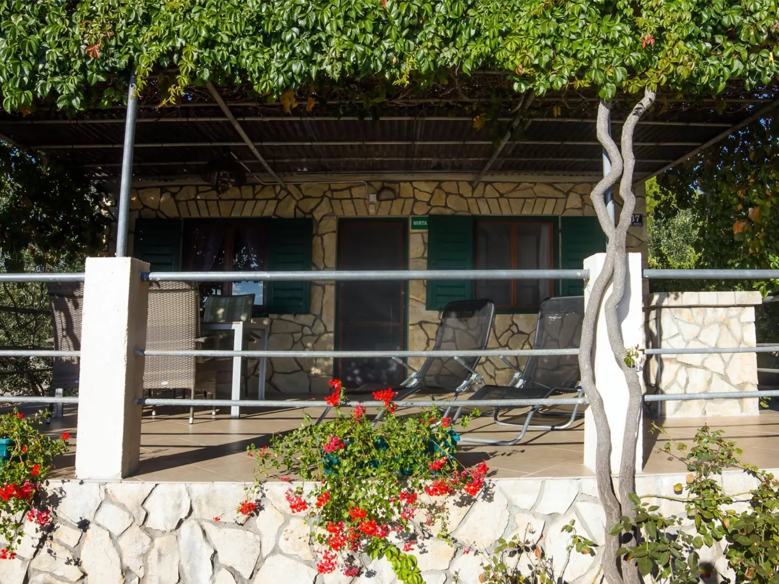 "Mirta" direkt am Strand-Buiten