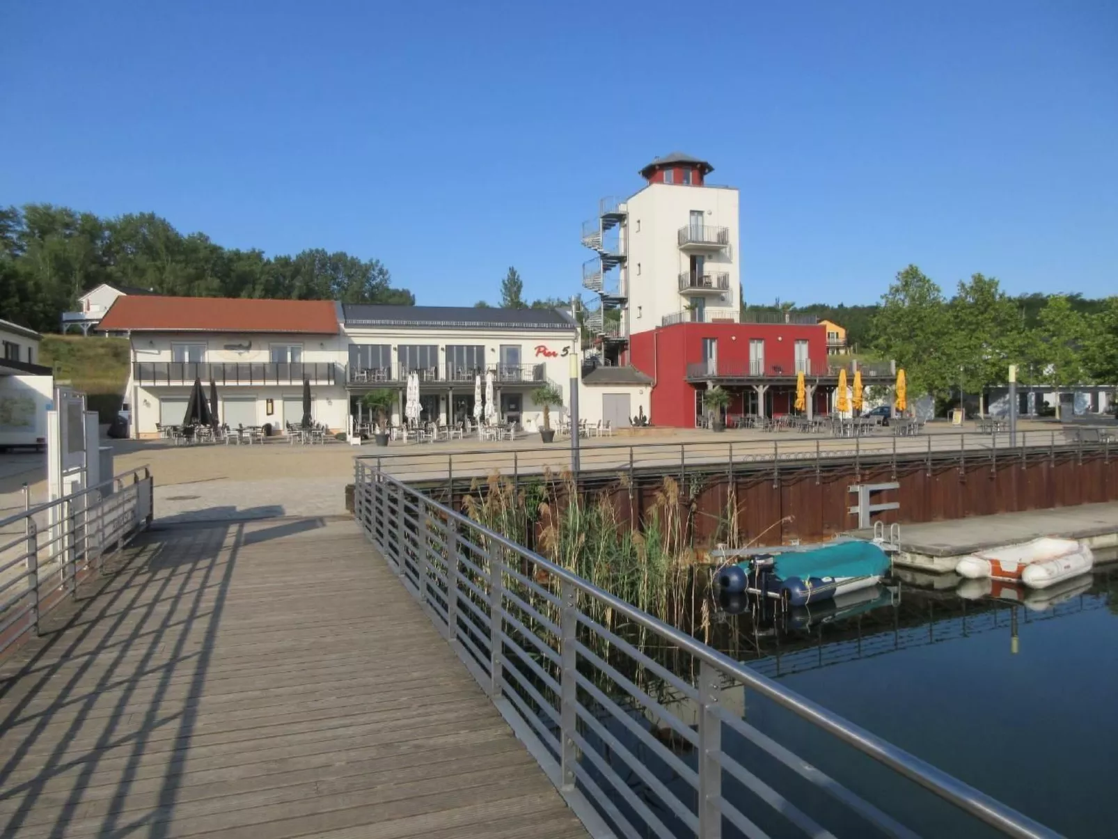 Seehaus Arielle mit Wassergrundstück - Buiten
