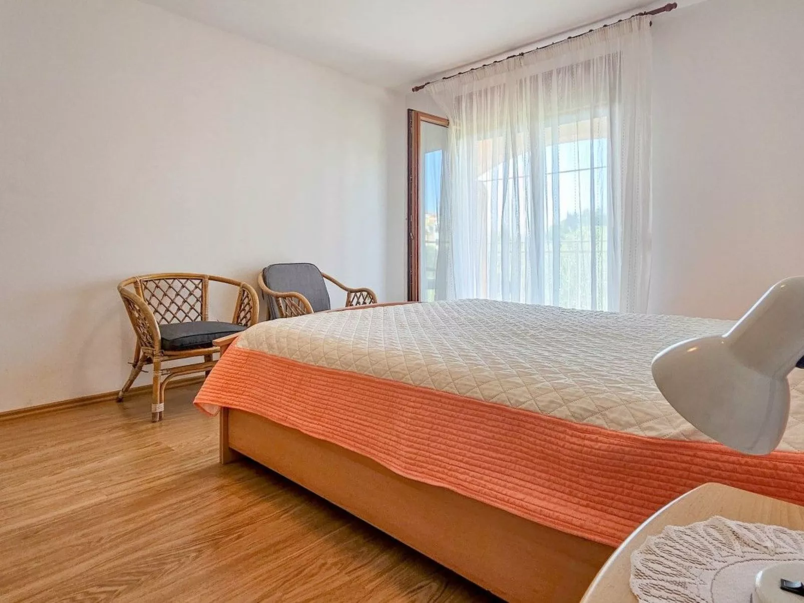 "Viola" mit Balkon-Binnen