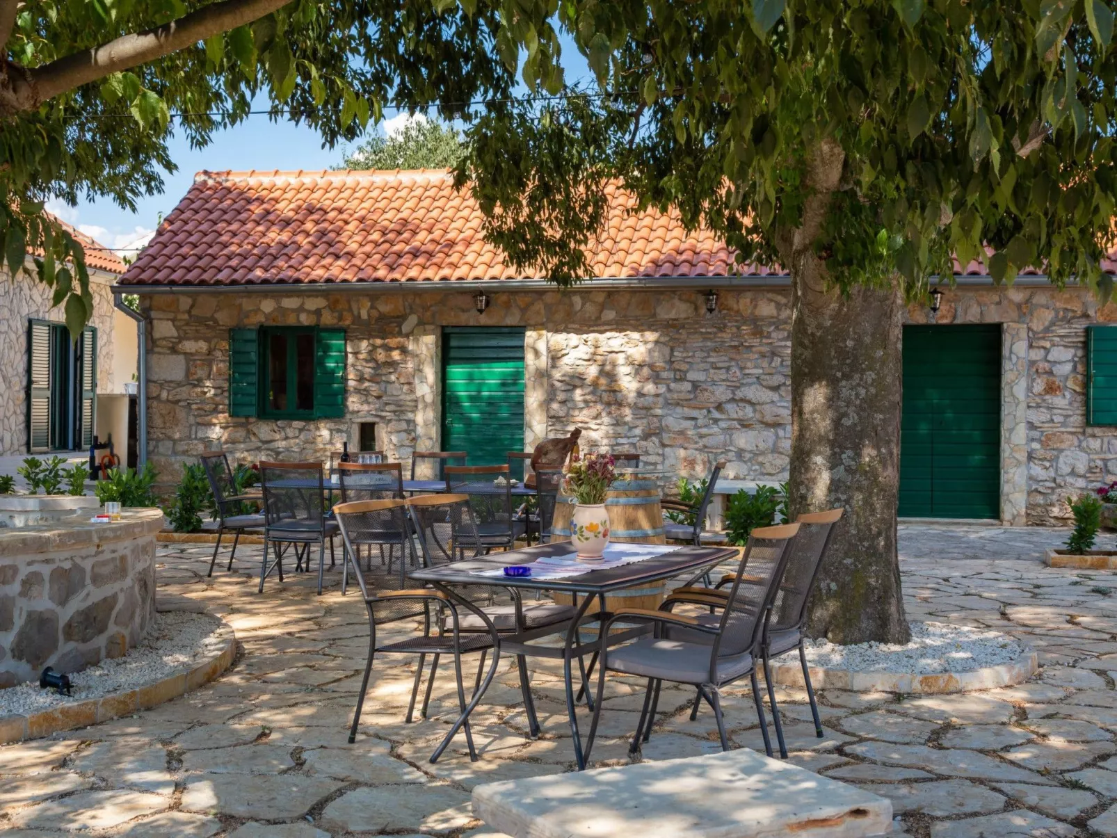 Haus für 11 Personen und 1 Kind in Razvode-Buiten