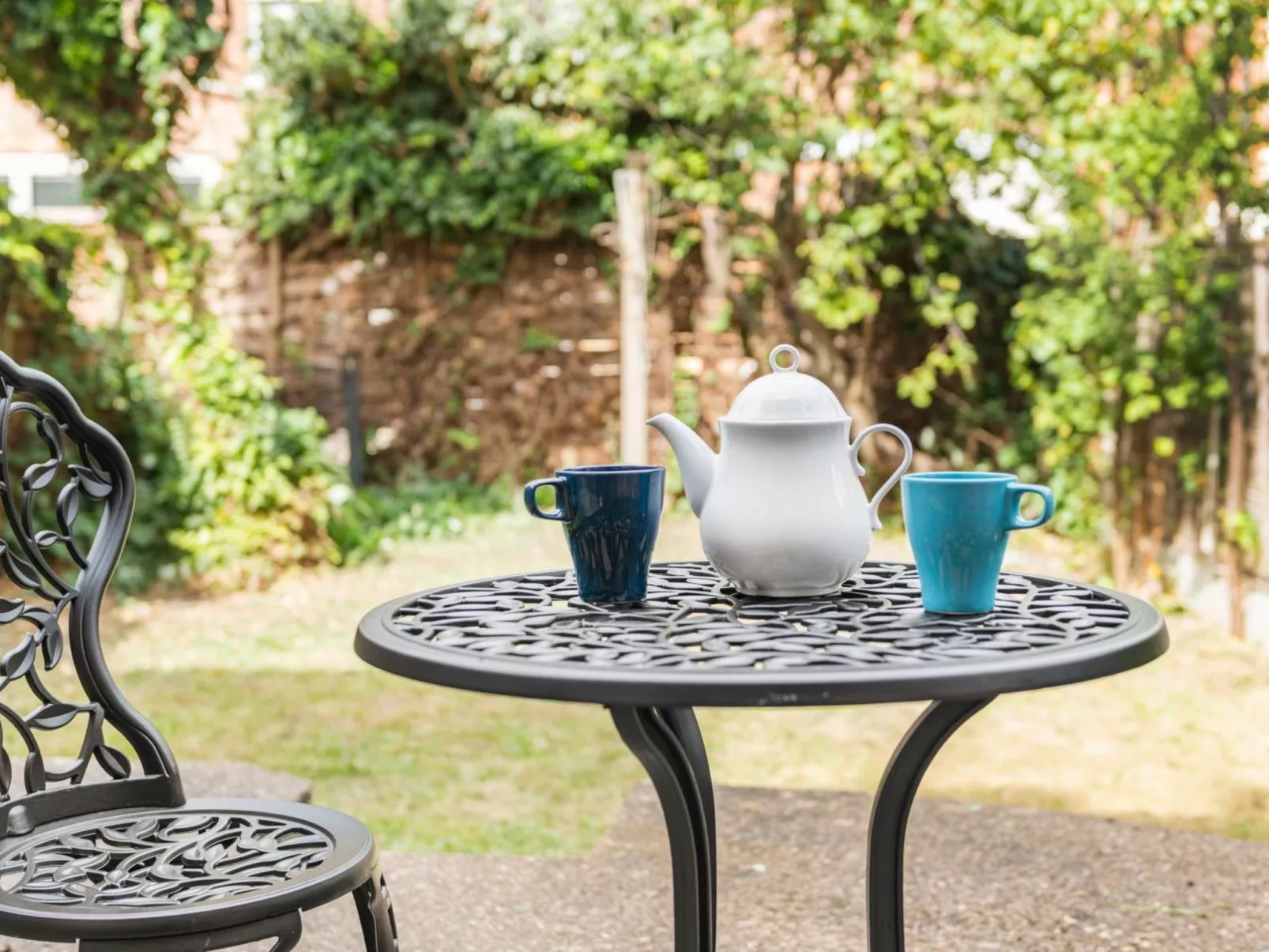 "3-Bett-Haus mit Parkplatz und Büro"-Image-tags.info