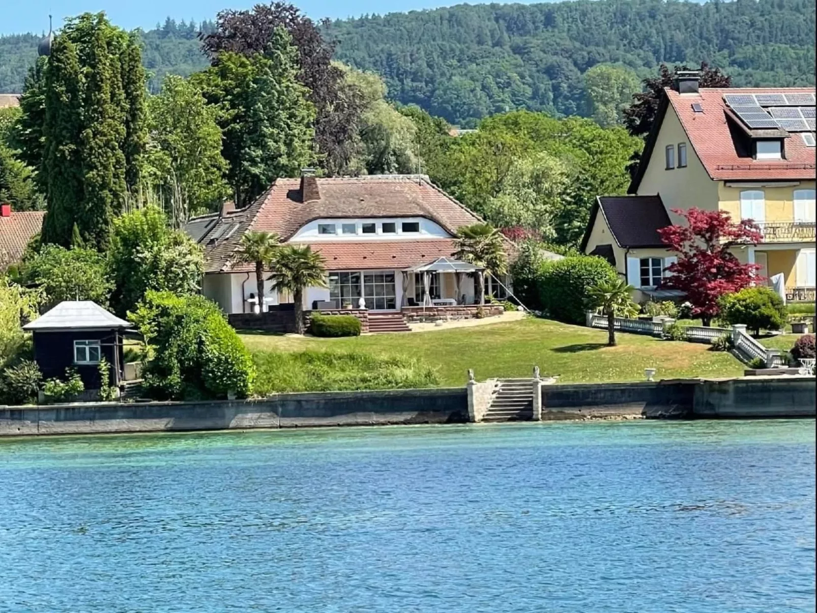 Haus am See mit direktem Seeanstoss-Buiten