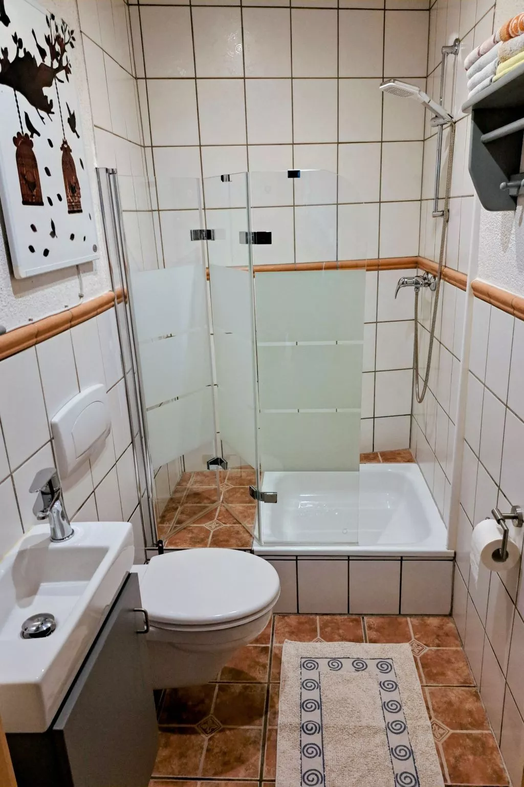 Mit Garten und Parkplatz-Binnen