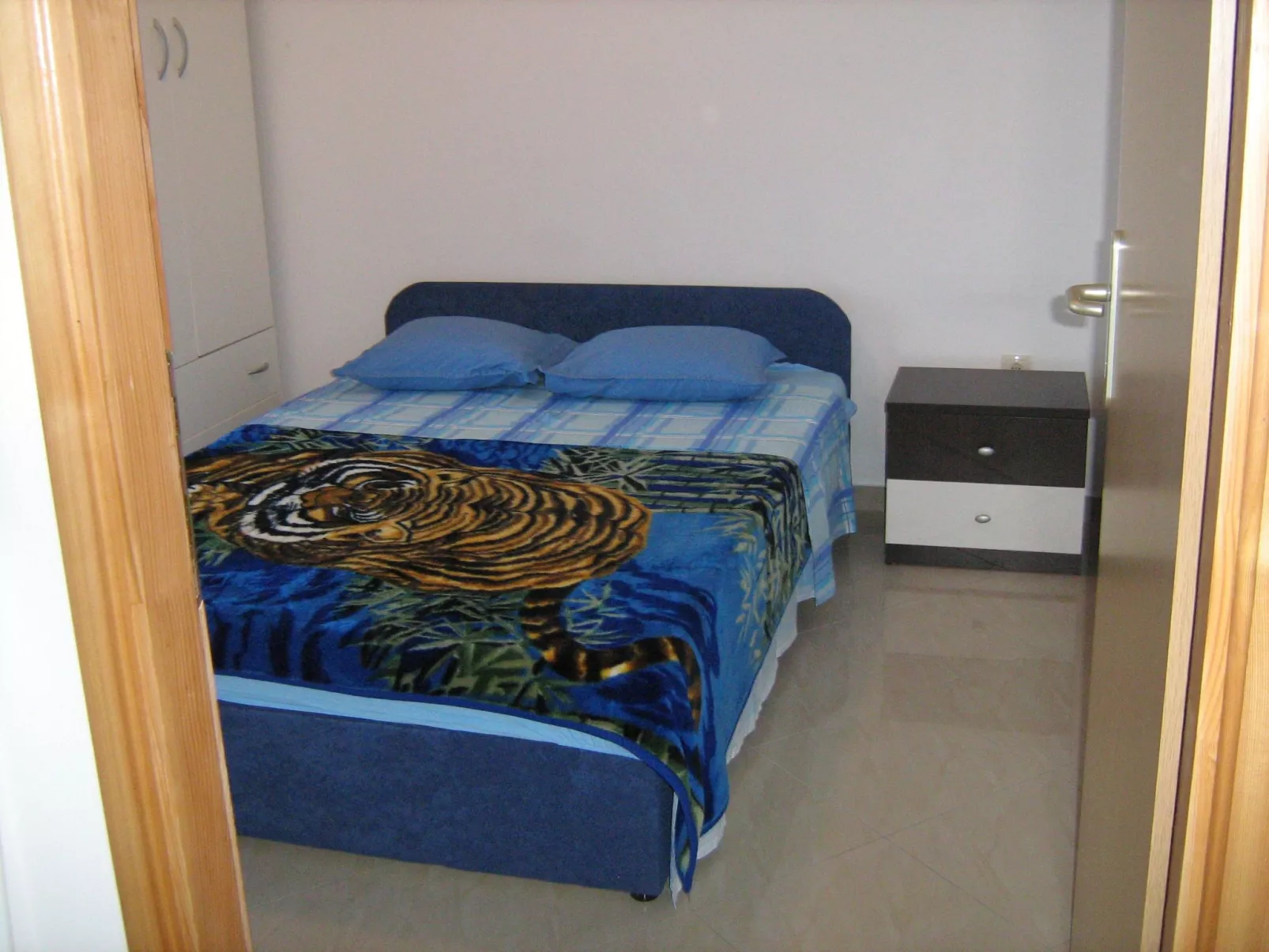 Mit Blick auf das Wasser