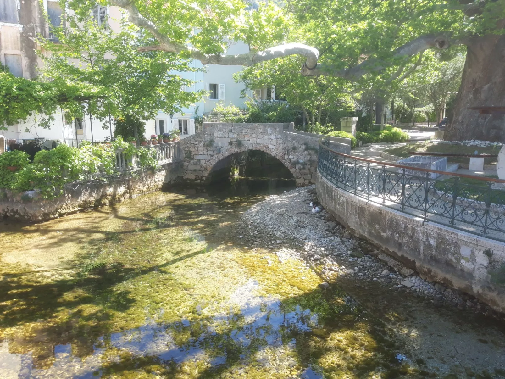 "Helena2" mit Blick auf das Wasser - Buiten
