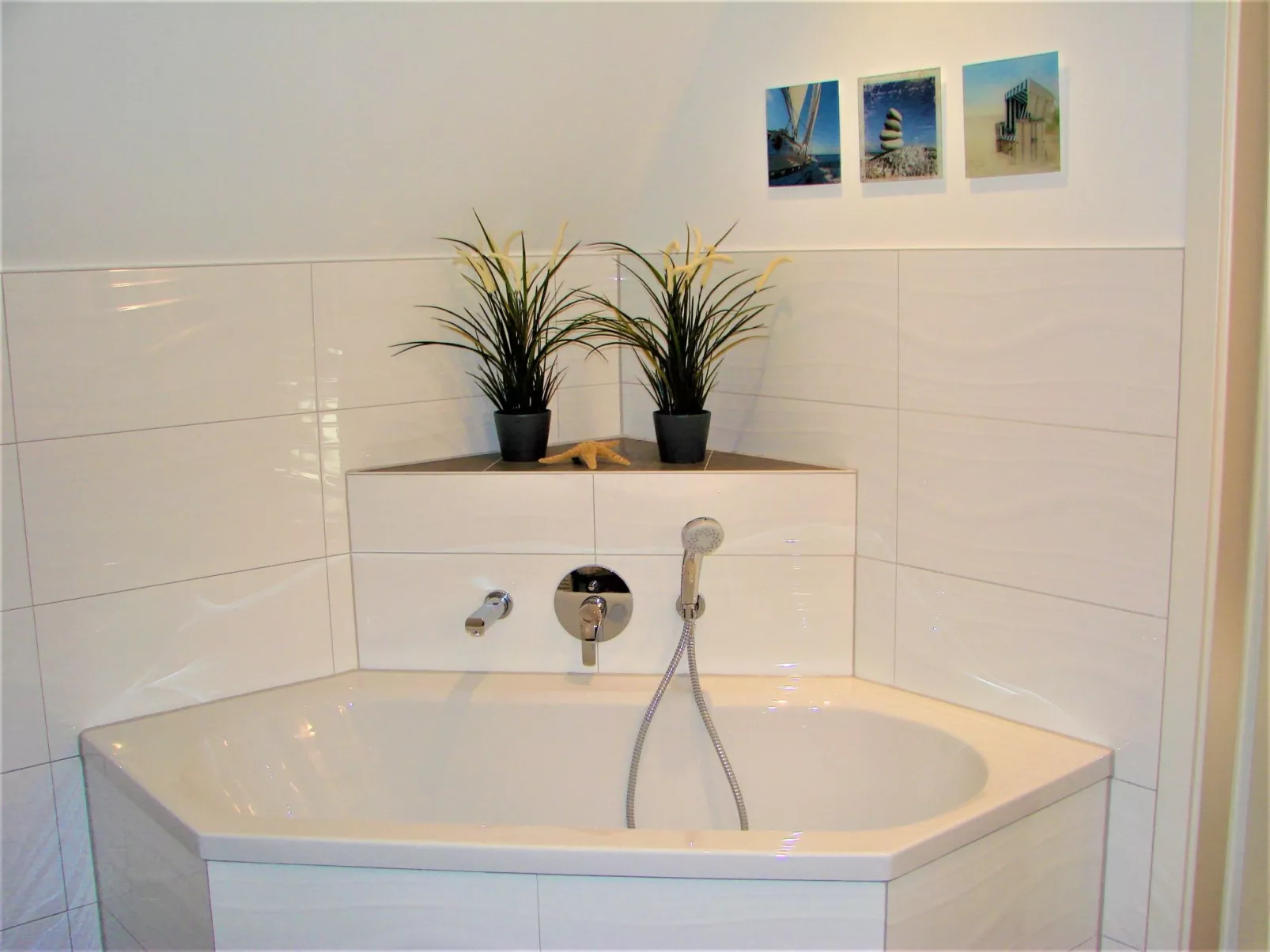 Traumhafte Reetdach-Doppelhaushälfte mit Garten-Binnen