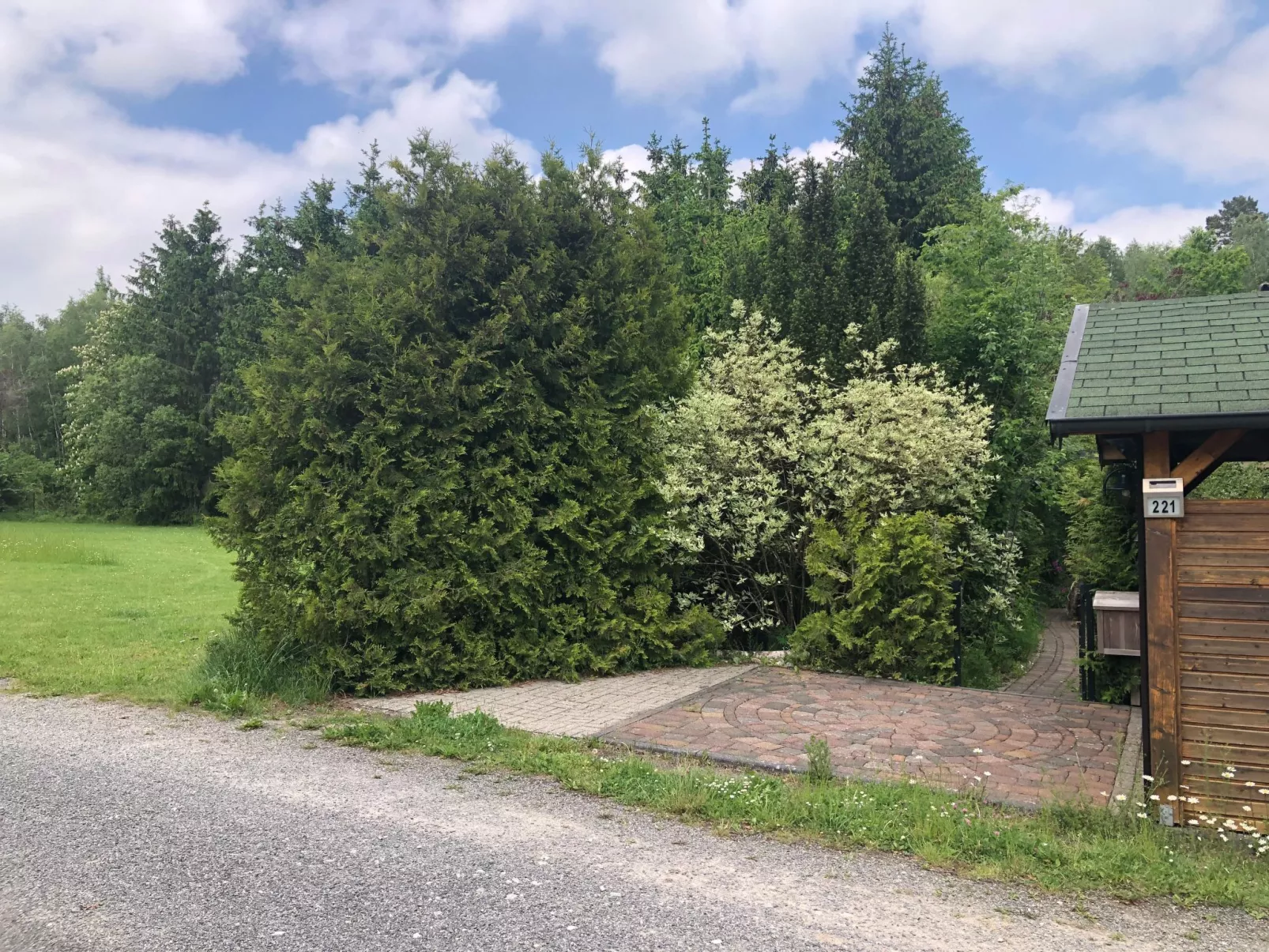 Eifelhäuschen Wald-Buiten