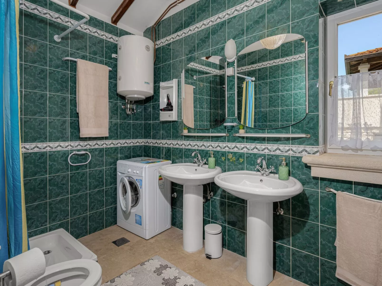 Gemütliches Ferienhaus in Ružići mit Offenem Kamin-Binnen