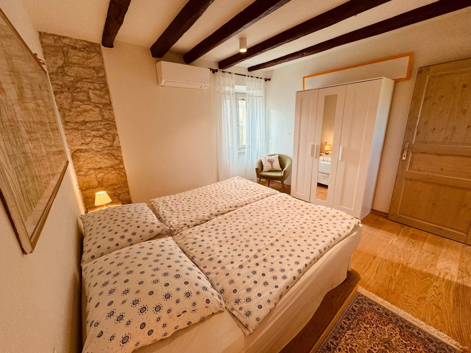 Ferienvilla mit Garten, Grill und Terrasse-Binnen