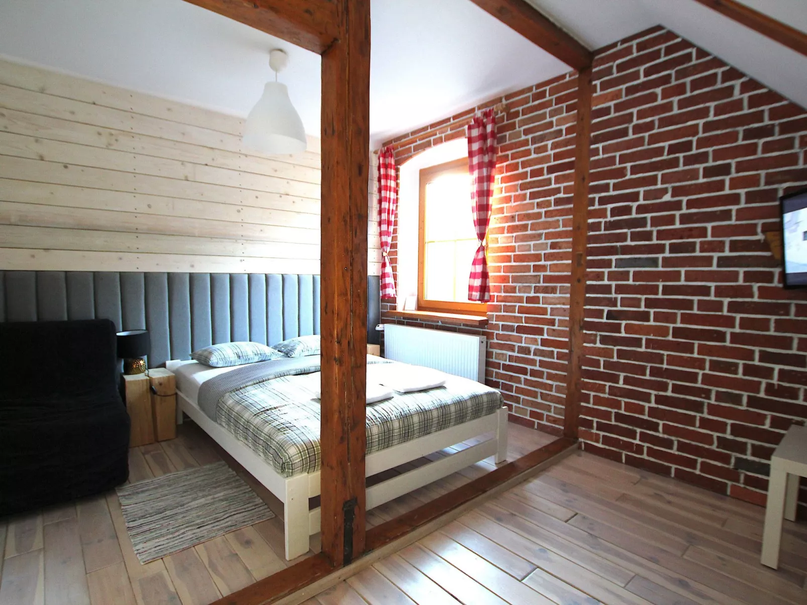 Exklusives Ferienhaus mit Schwimmbad direkt am Wasser-Image-tags.info