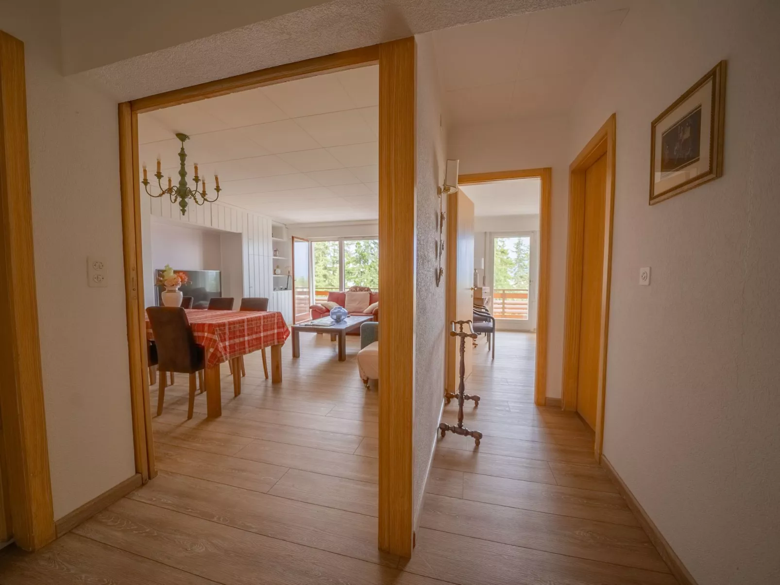 Wohnung mit Blick auf die Berge-Binnen