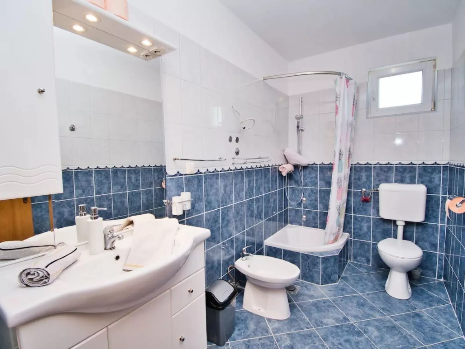 Villa mit herrlichem Meerblick-Image-tags.info