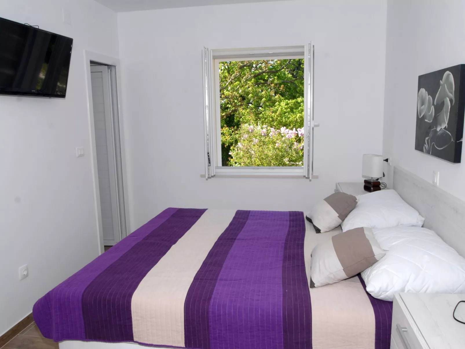 Villa Mambo-Image-tags.info