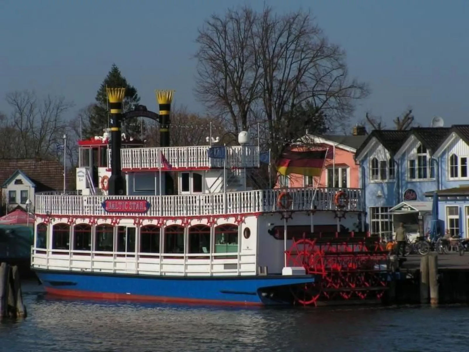 Strandnahe Wohnung mit Terrasse und Parkplatz-Binnen